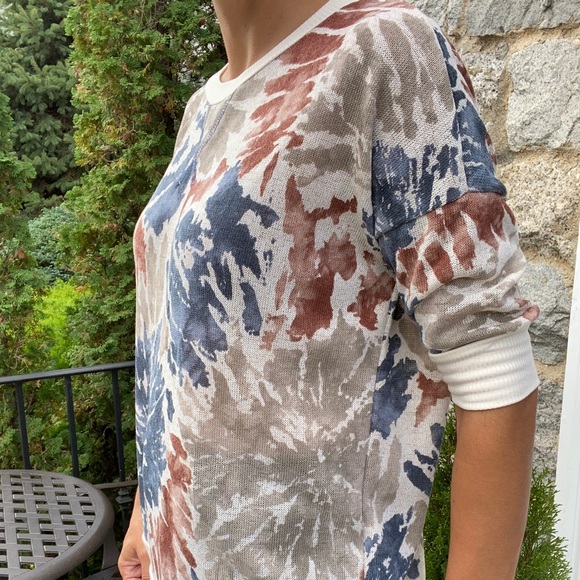 Pullover - Picture 2 of 2